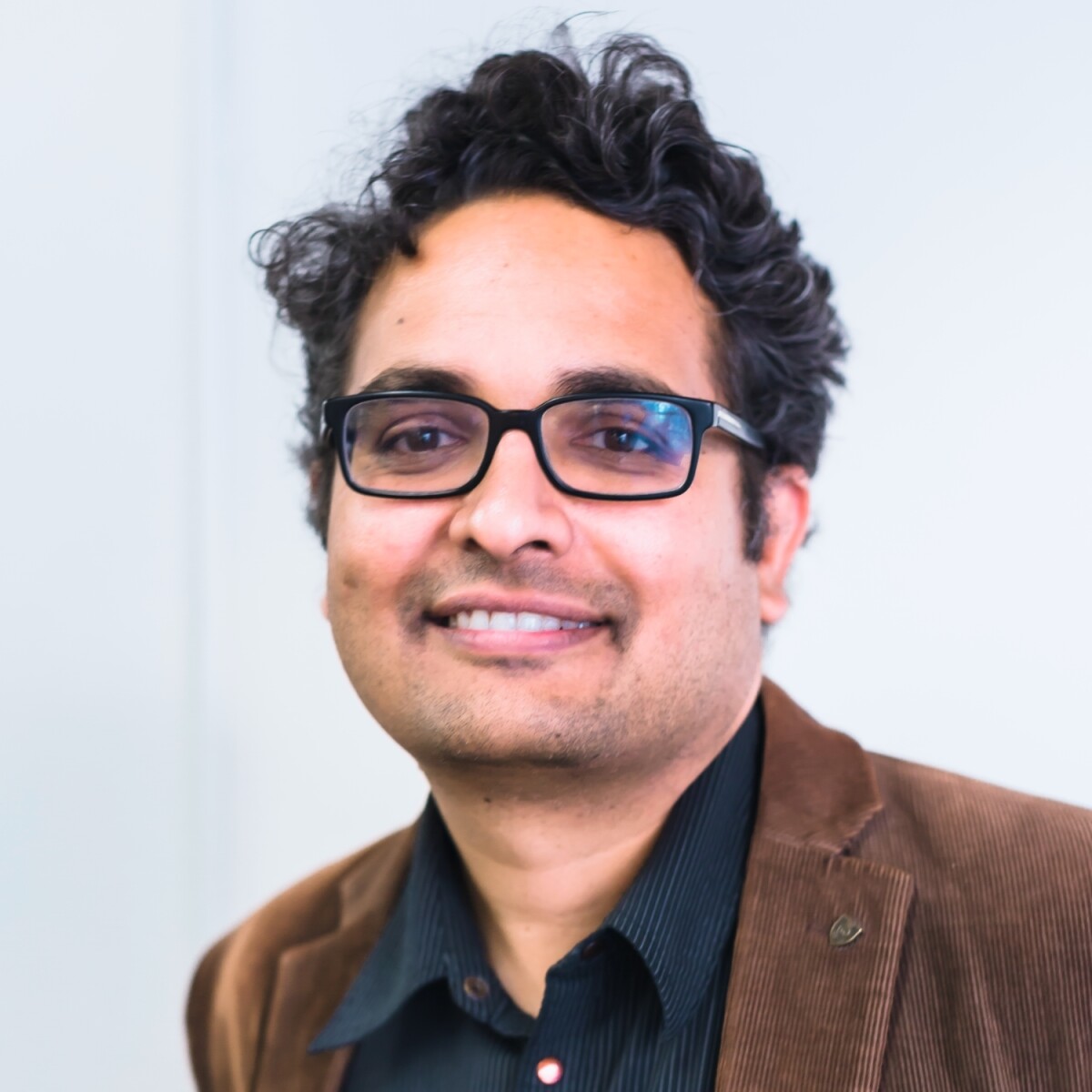 Krishna_Gade_Fiddler_AIportrait (002).jpg