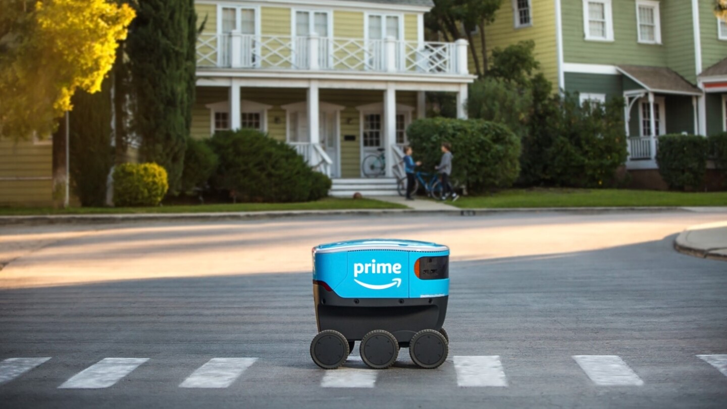 How Amazon Scientists Are Helping The Scout Delivery Device Find A Path To Success Amazon Science